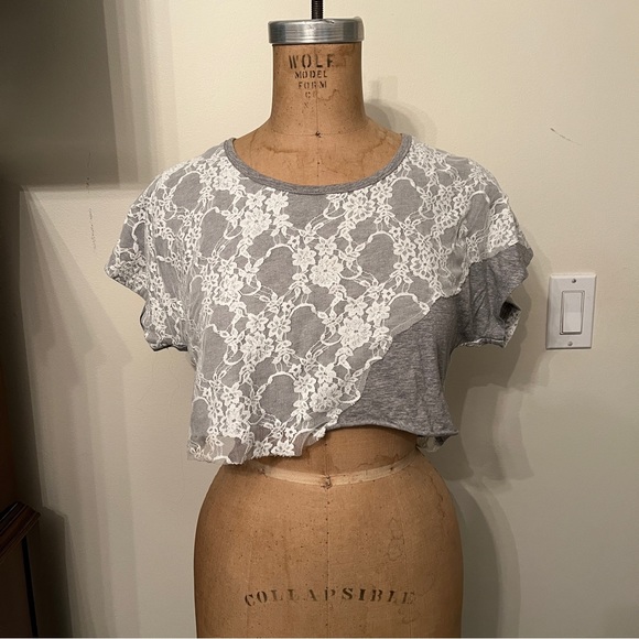 Cropped Grey T-shirt with White Lace Overlay - Picture 1 of 6
